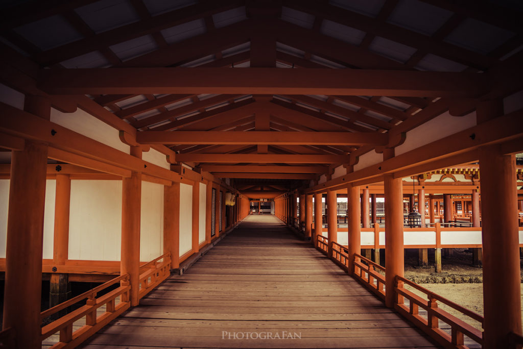 厳島神社の内部