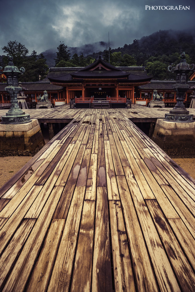 厳島神社内部