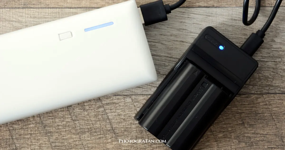 一眼カメラのUSB充電器はモバイルバッテリーとの組み合わせが便利 | フォトグラファン